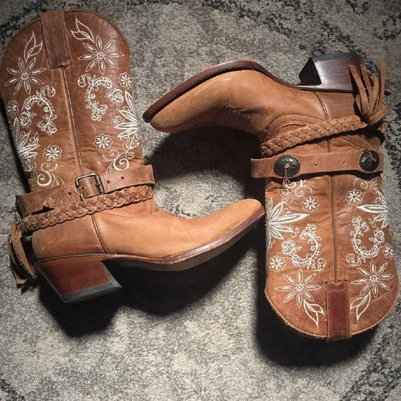 Shyanne Brown Embroidered Women’s Western Boots - Picture 2 of 11